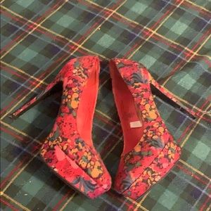 Red floral pumps size 10